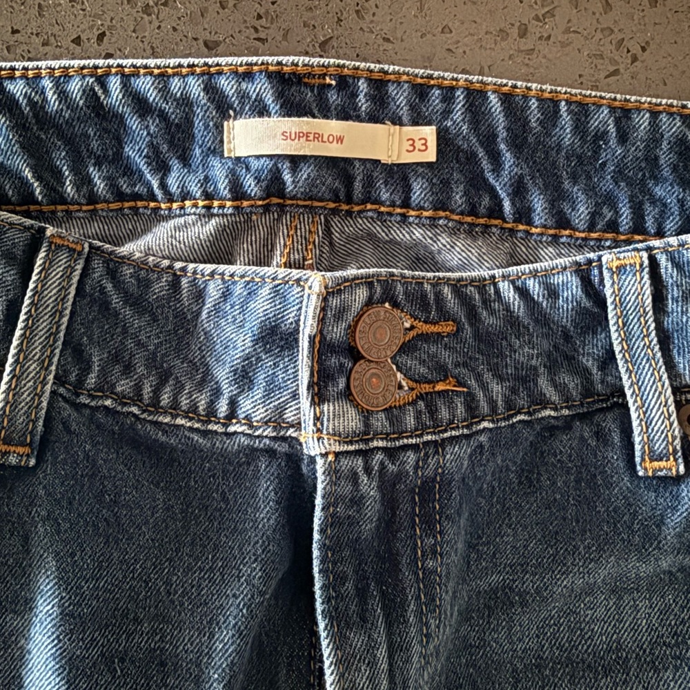 Levis SUPERLOW wide leg jeans 33x31